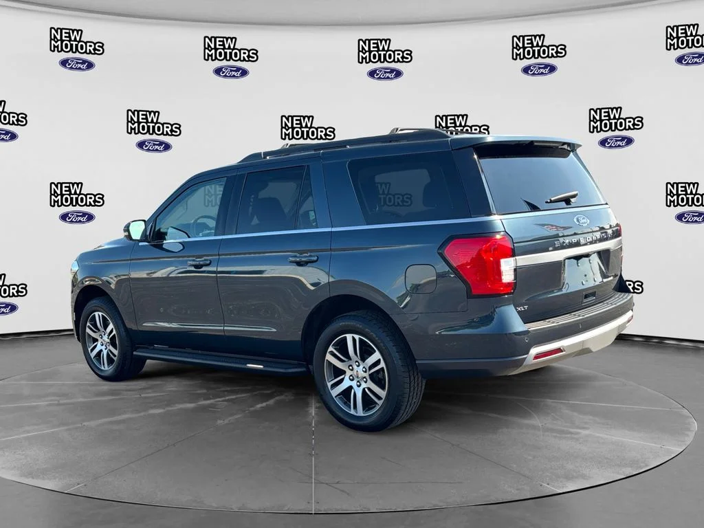 Used 2024 Blue Metallic Ford XLT image 3