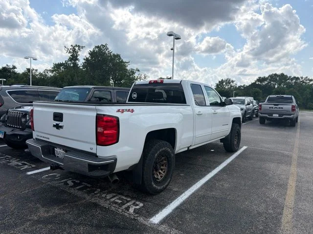 Used 2018 White Chevrolet LT image 3