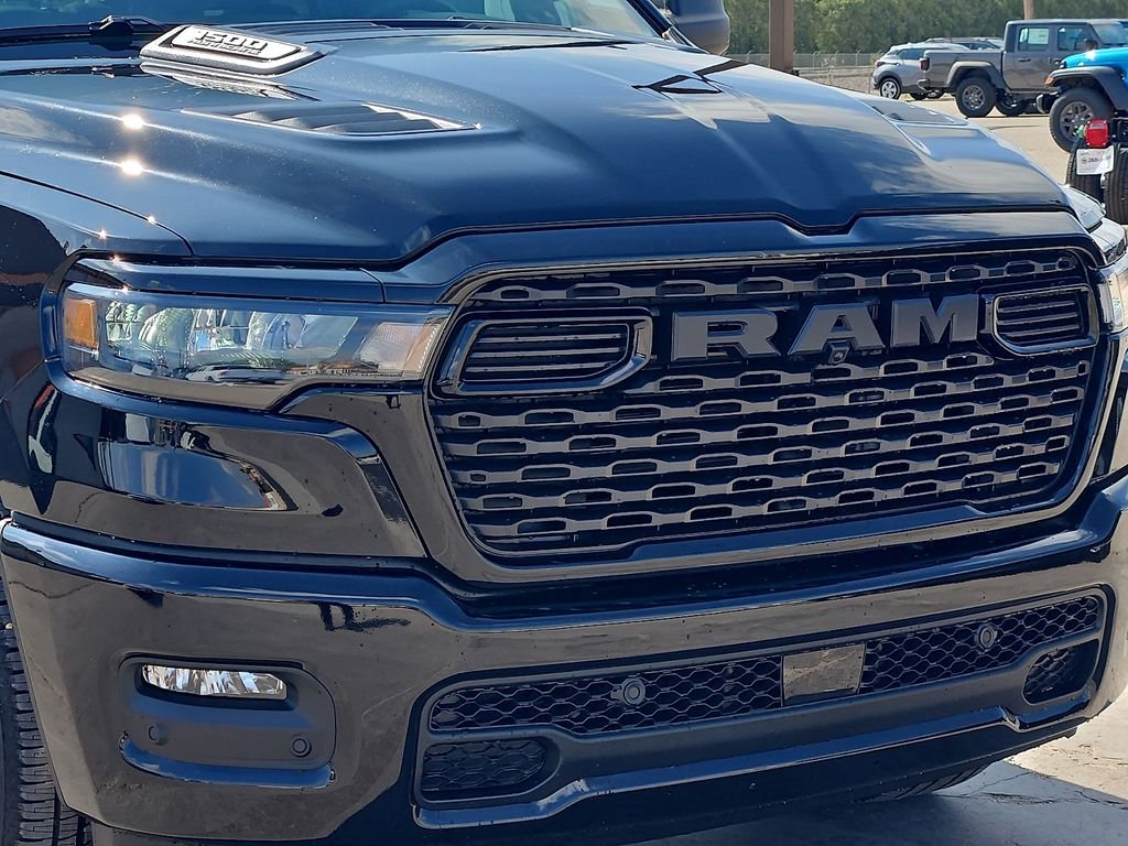 New 2026 Diamond Black Crystal Pearl-Coat Exterior Paint RAM Express image 7