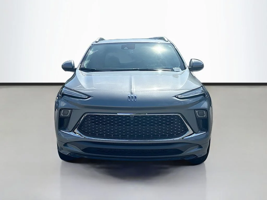 Used 2025 Gray Metallic Buick Avenir image 8