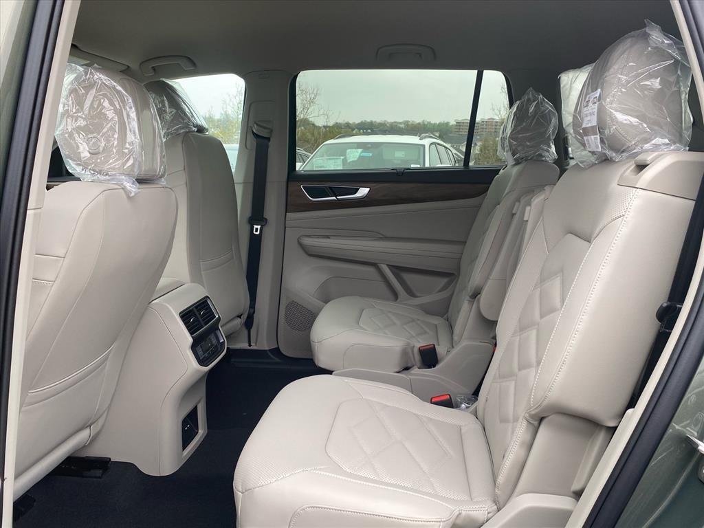 New 2026 Green Volkswagen 2.0T SE w/Technology image 11