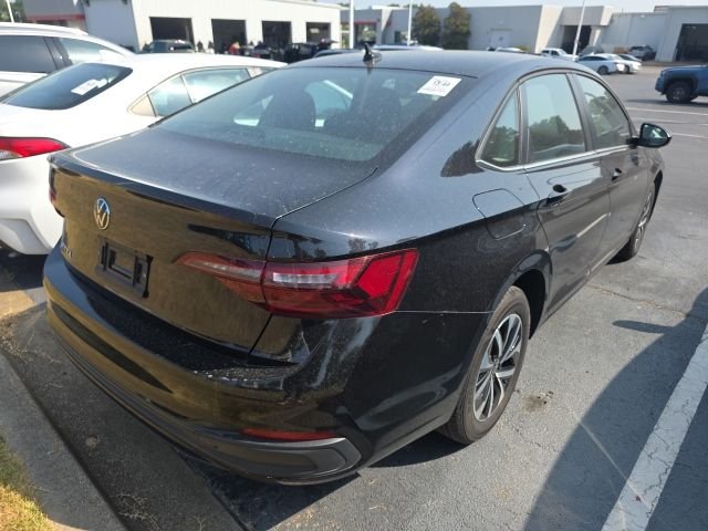 Used 2024  Volkswagen 1.5T S image 4