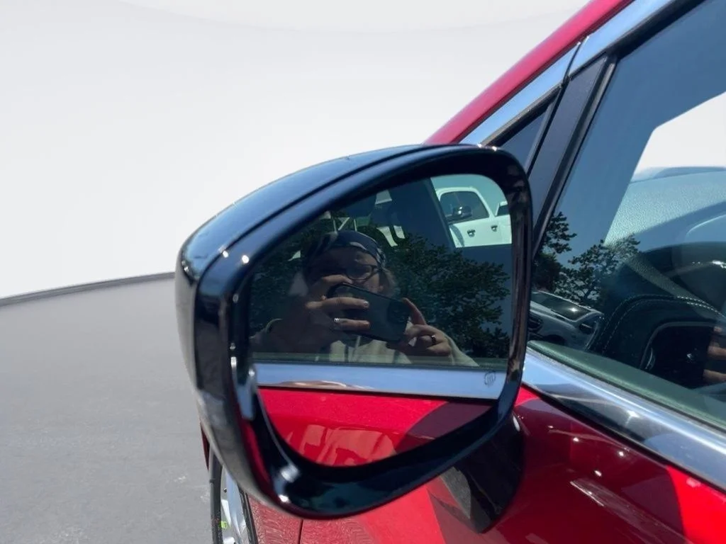 New 2027 Red Hot Pearl-Coat Exterior Paint Chrysler Select image 9