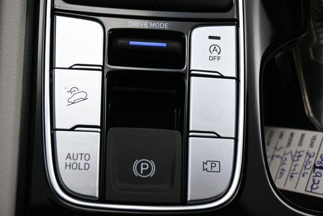 New 2026 White Hyundai SE FWD image 73