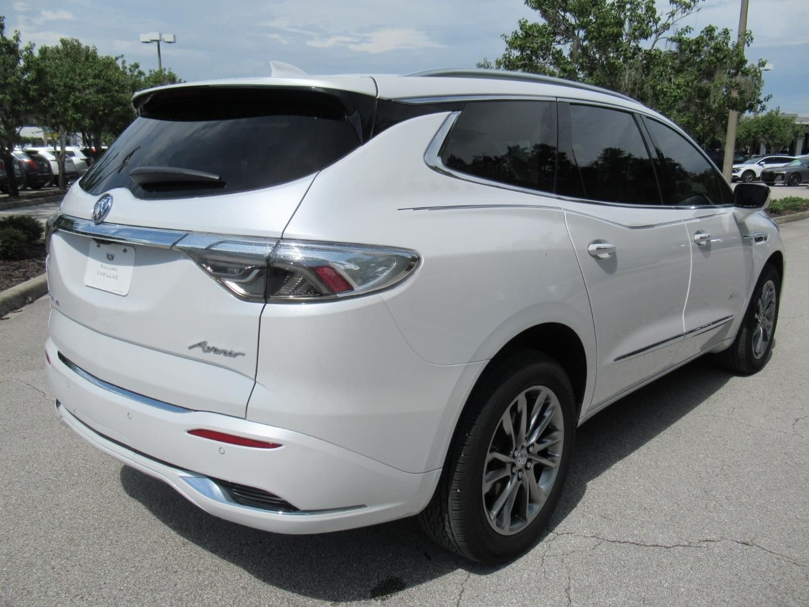 Used 2024 White Buick Avenir image 7
