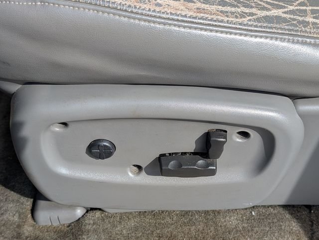 Used 2002 Gray GMC SLT image 13