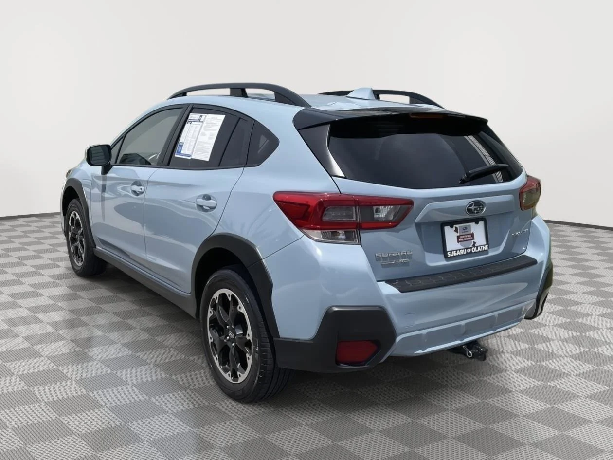 Used 2023 Cool-Gray Khaki Subaru Premium image 11