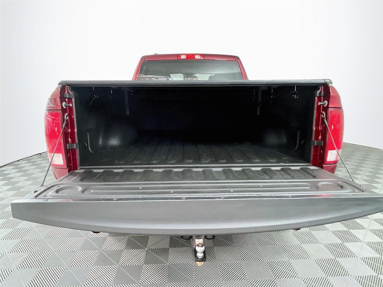 Used 2017 Delmonico Red Pearlcoat Ram Express image 25