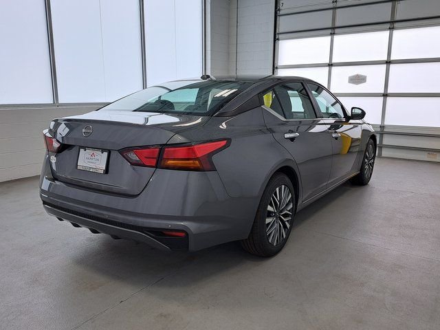 Used 2025 Gray Nissan 2.5 SV image 5