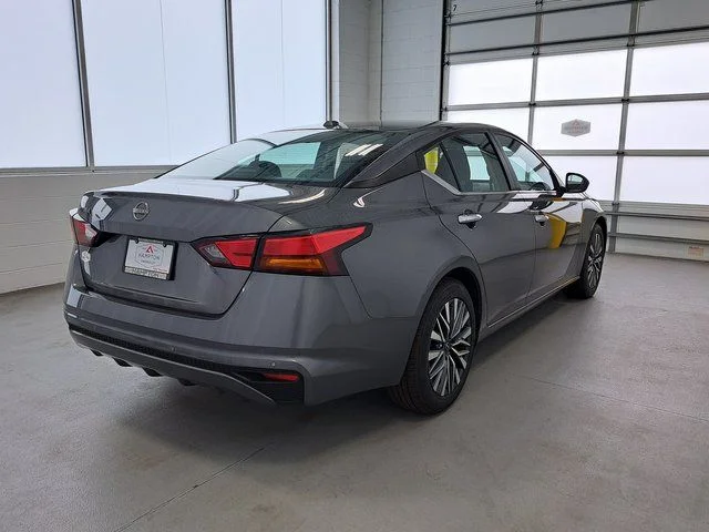 Used 2025 Gray Nissan 2.5 SV image 5