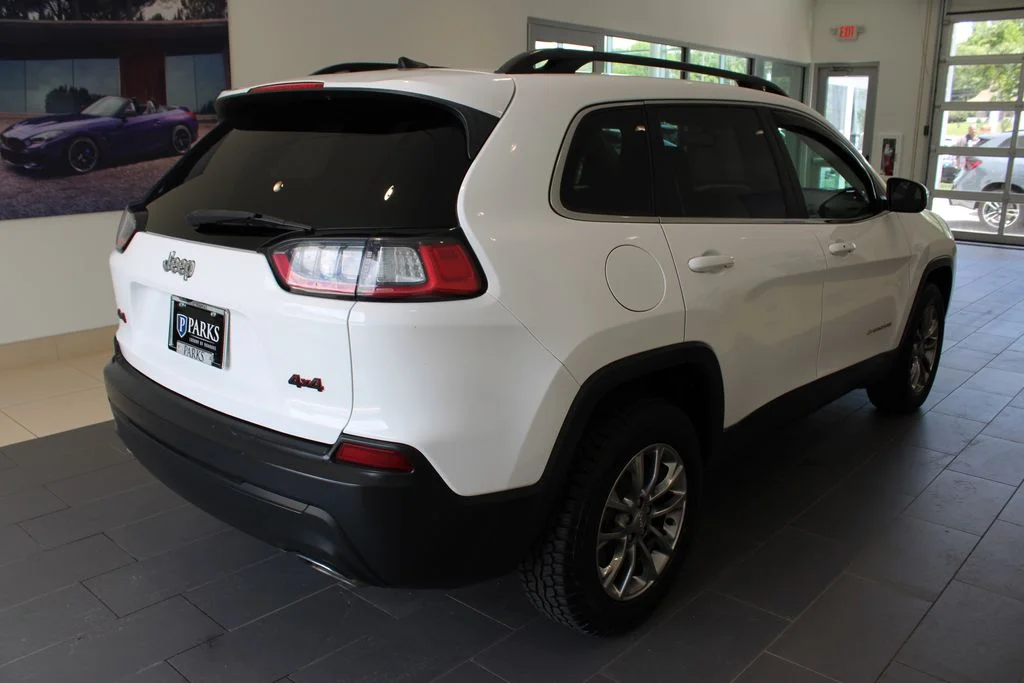 Used 2019 Bright White Clearcoat Jeep Latitude Plus image 21