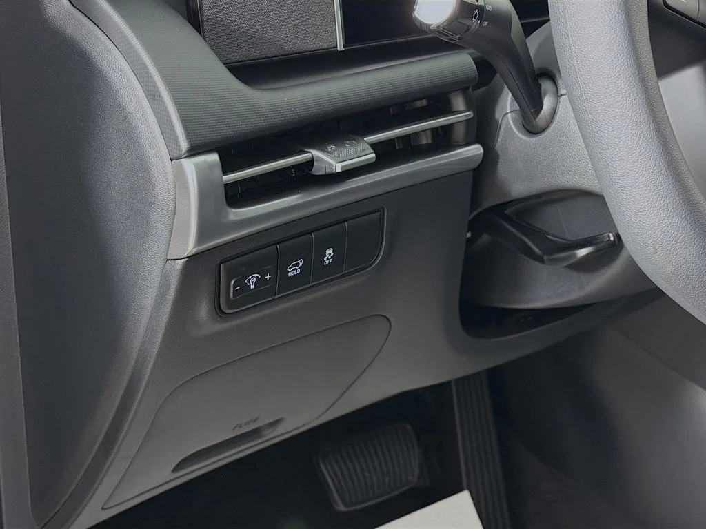 New 2026 Hampton Gray Hyundai SEL Plus image 10