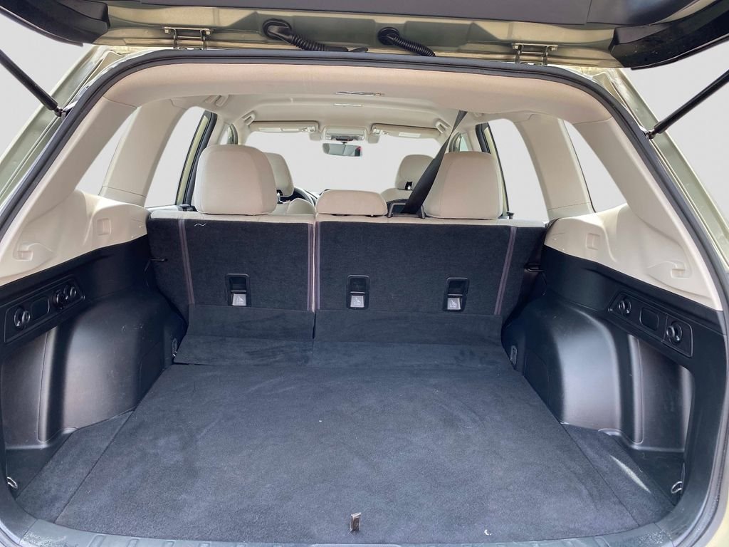 Used 2021 Green Subaru Base image 5