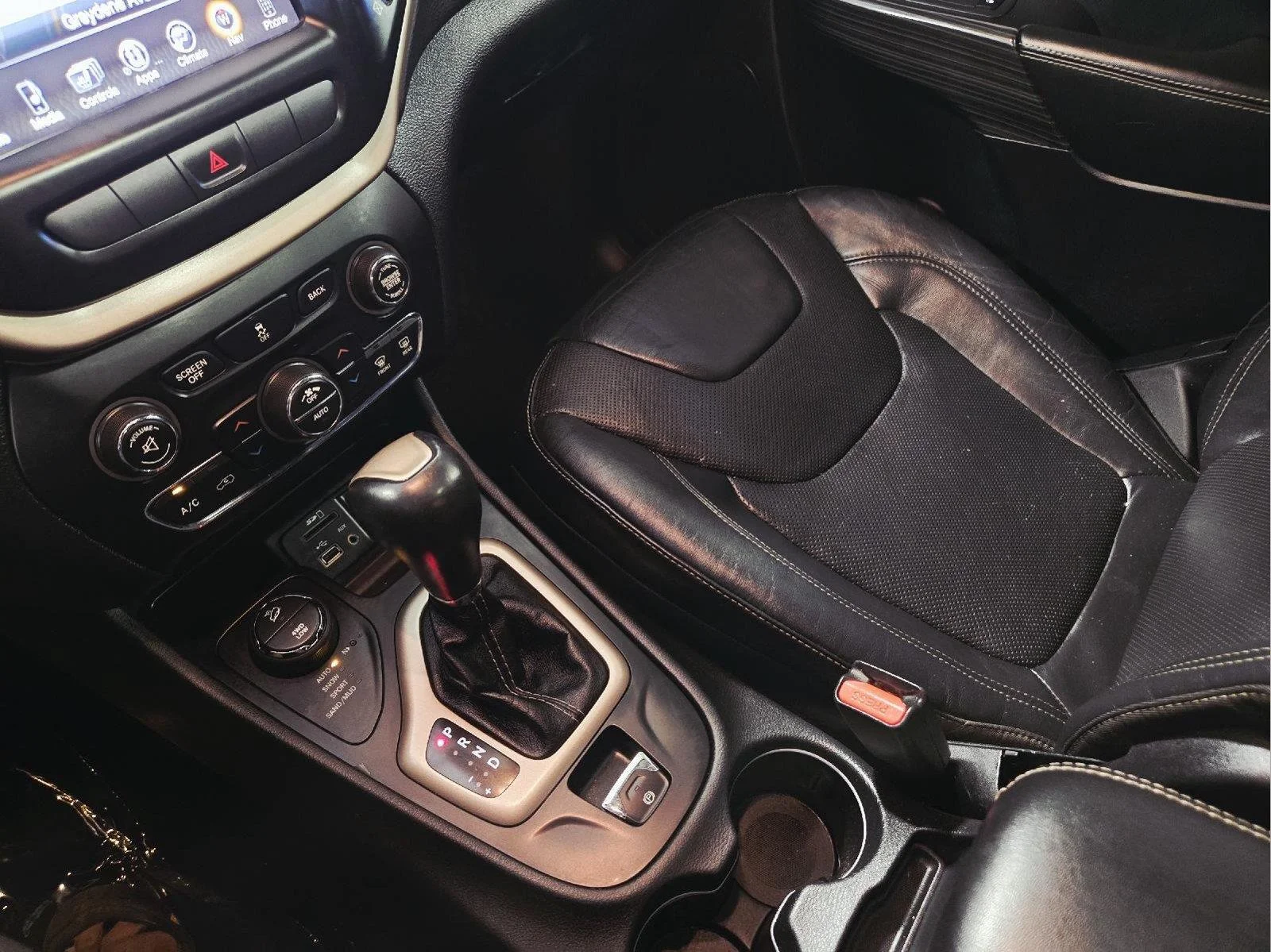 Used 2014 Brilliant Black Crystal Pearlcoat Jeep Limited image 36