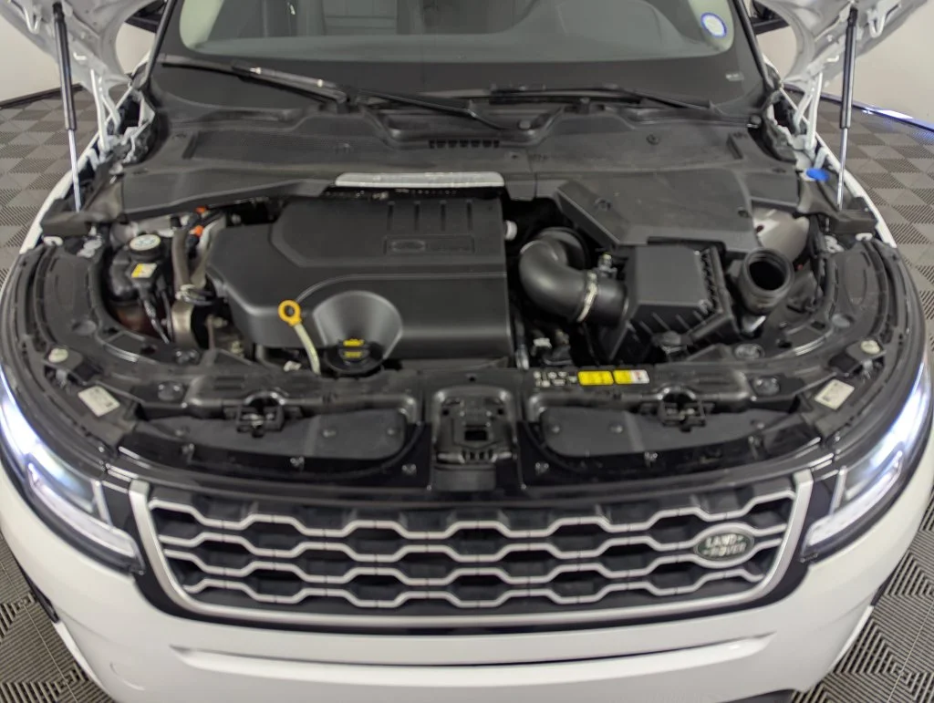 Used 2023 White Land Rover S image 32