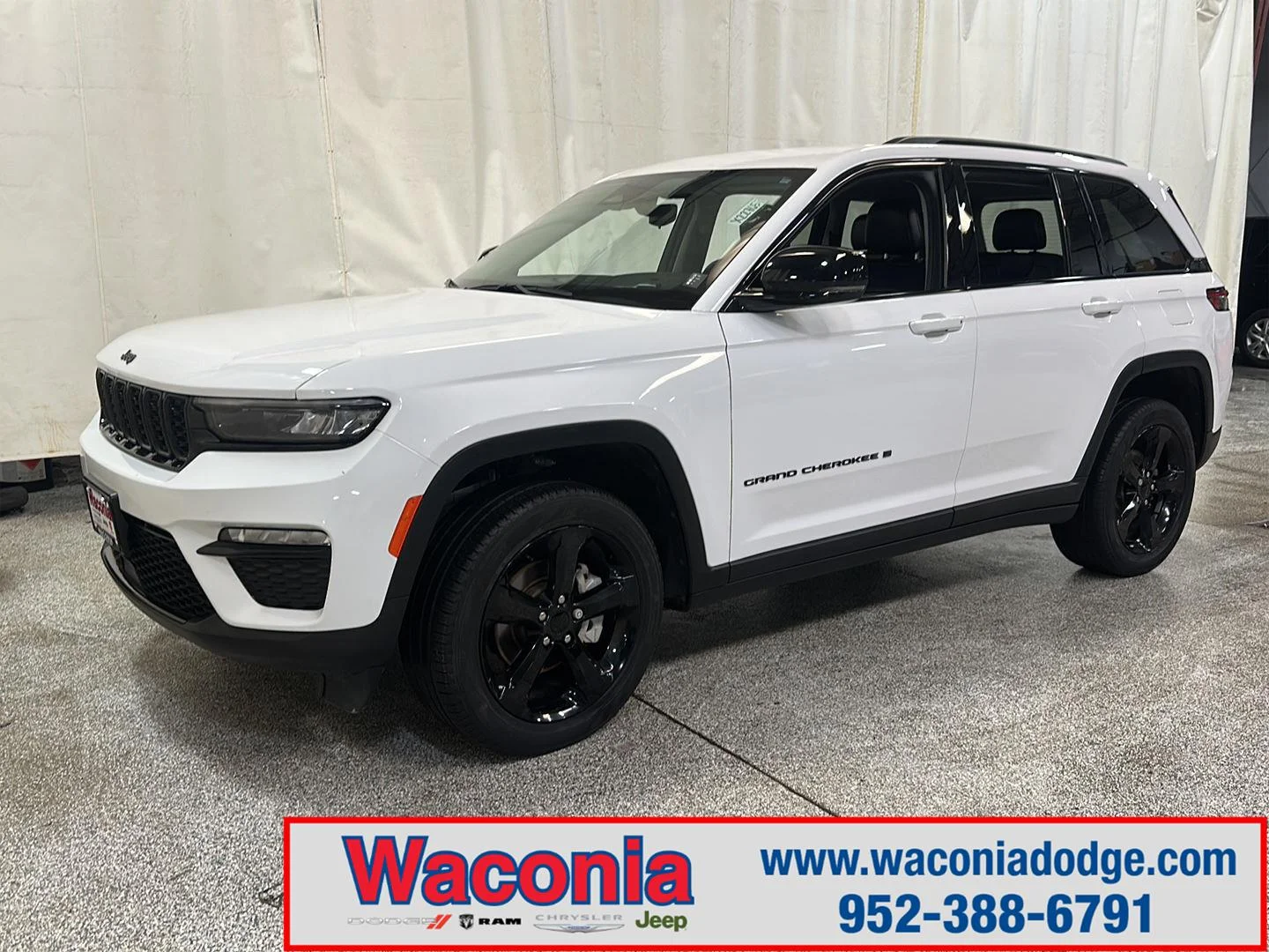 Used 2023 Bright White Clearcoat Jeep Limited image 1