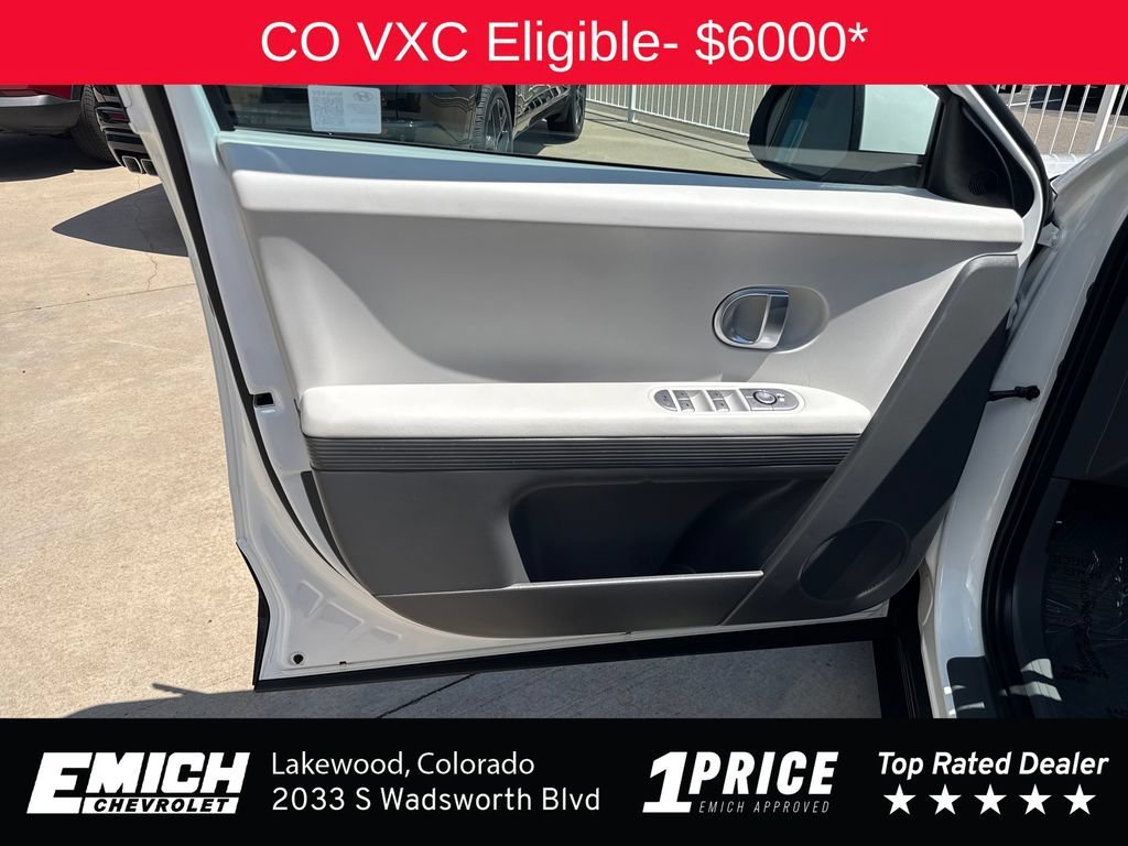 Used 2024 Atlas White Hyundai SEL image 10