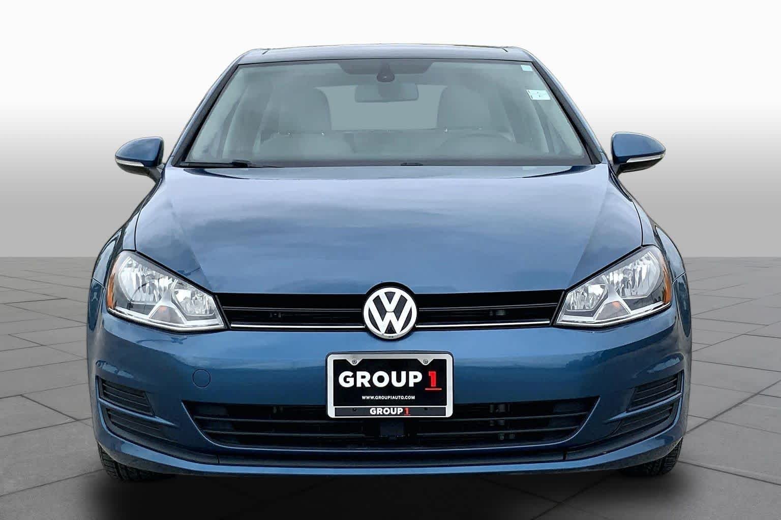 Used 2017 Silk Blue Metallic Volkswagen Wolfsburg Edition image 4