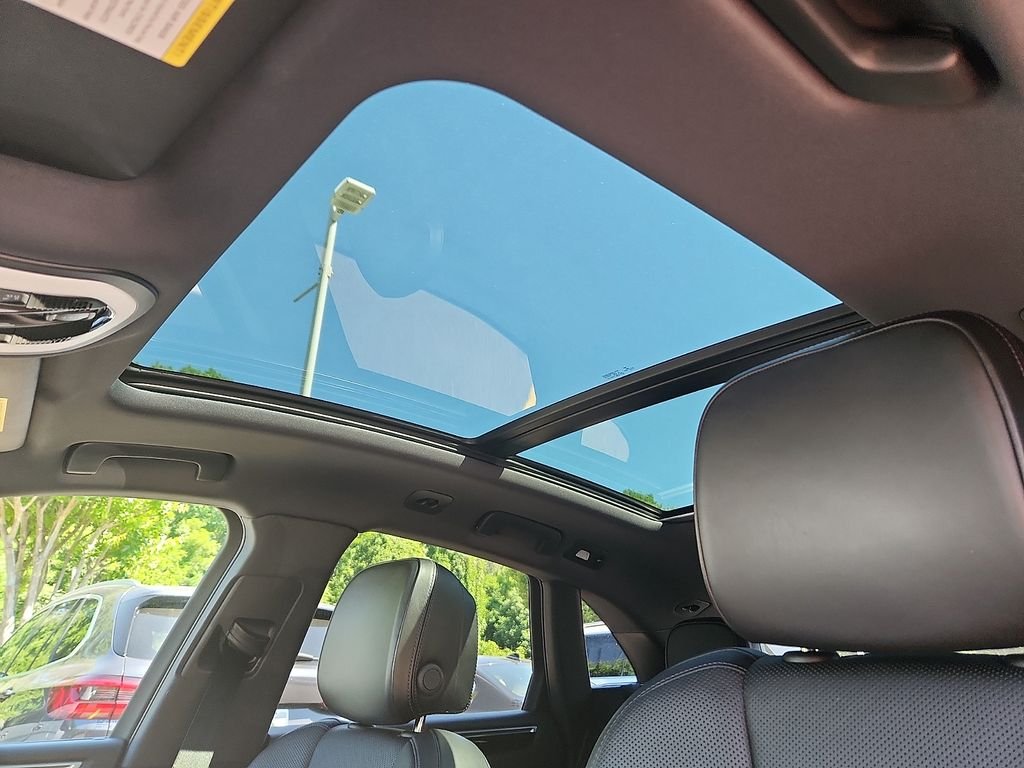 Used 2022 Black Porsche Base image 14