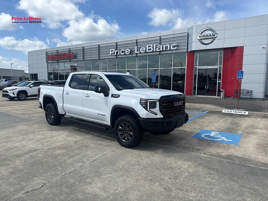 2025 GMC Sierra 4WD Crew Cab Short Box AT4X's photo
