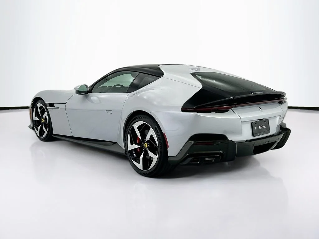 Used 2025 Bianco Artico Ferrari  image 7