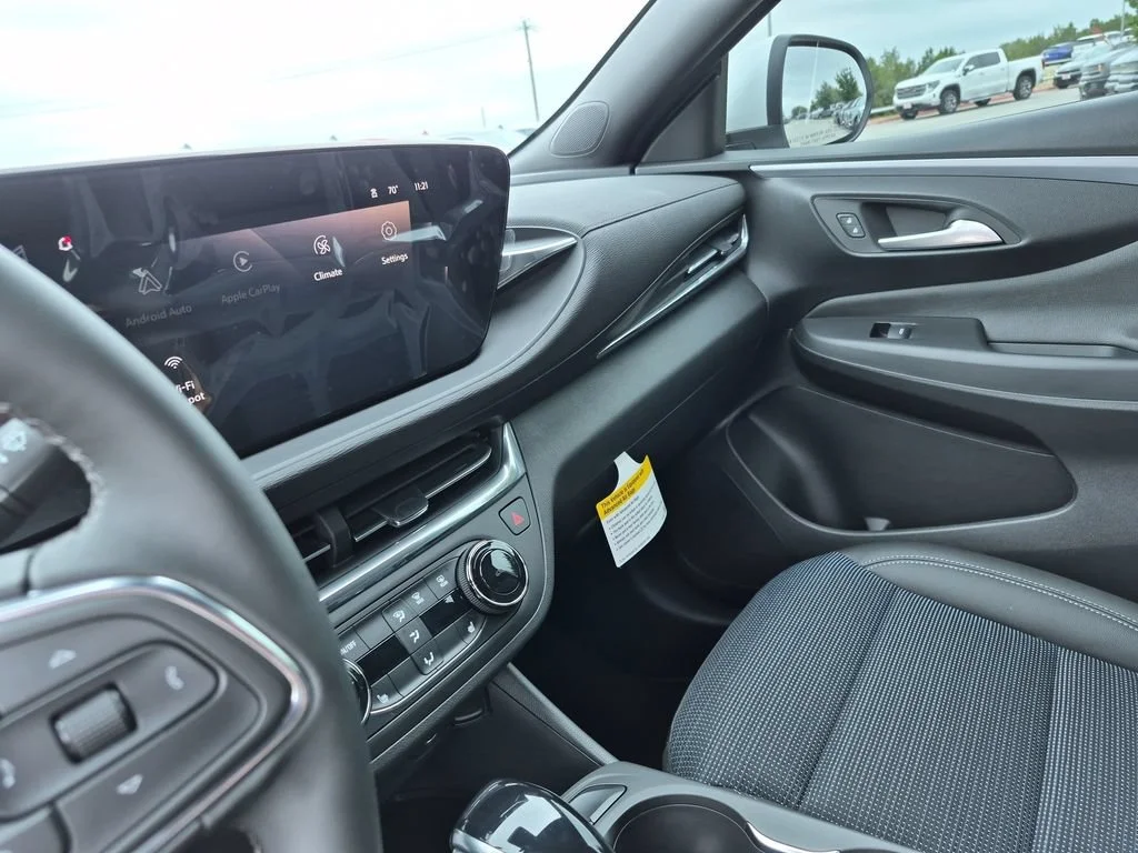 New 2026 Summit White Buick Preferred image 28