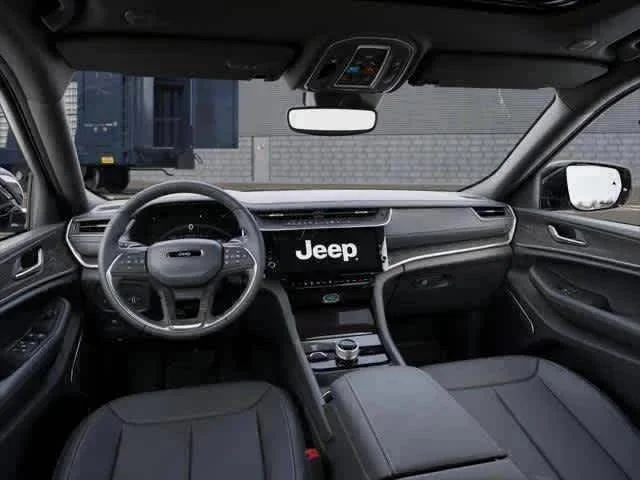 New 2026 Diamond Black Crystal Pearl-Coat Exterior Paint Jeep Limited image 5