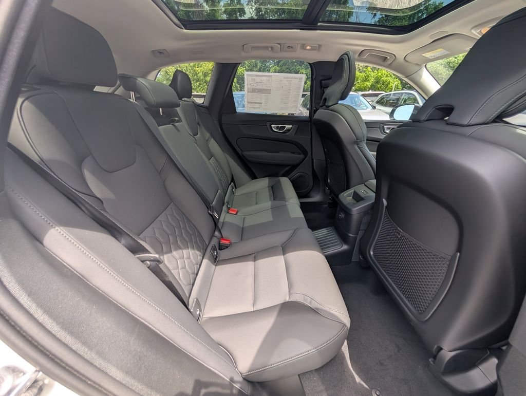 New 2026 White Volvo T8 Plus image 9