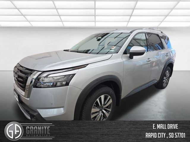 2025 Nissan Pathfinder SL