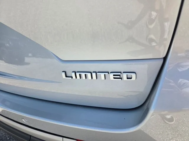 New 2026 Silver Zynith Exterior Paint Jeep Limited image 11