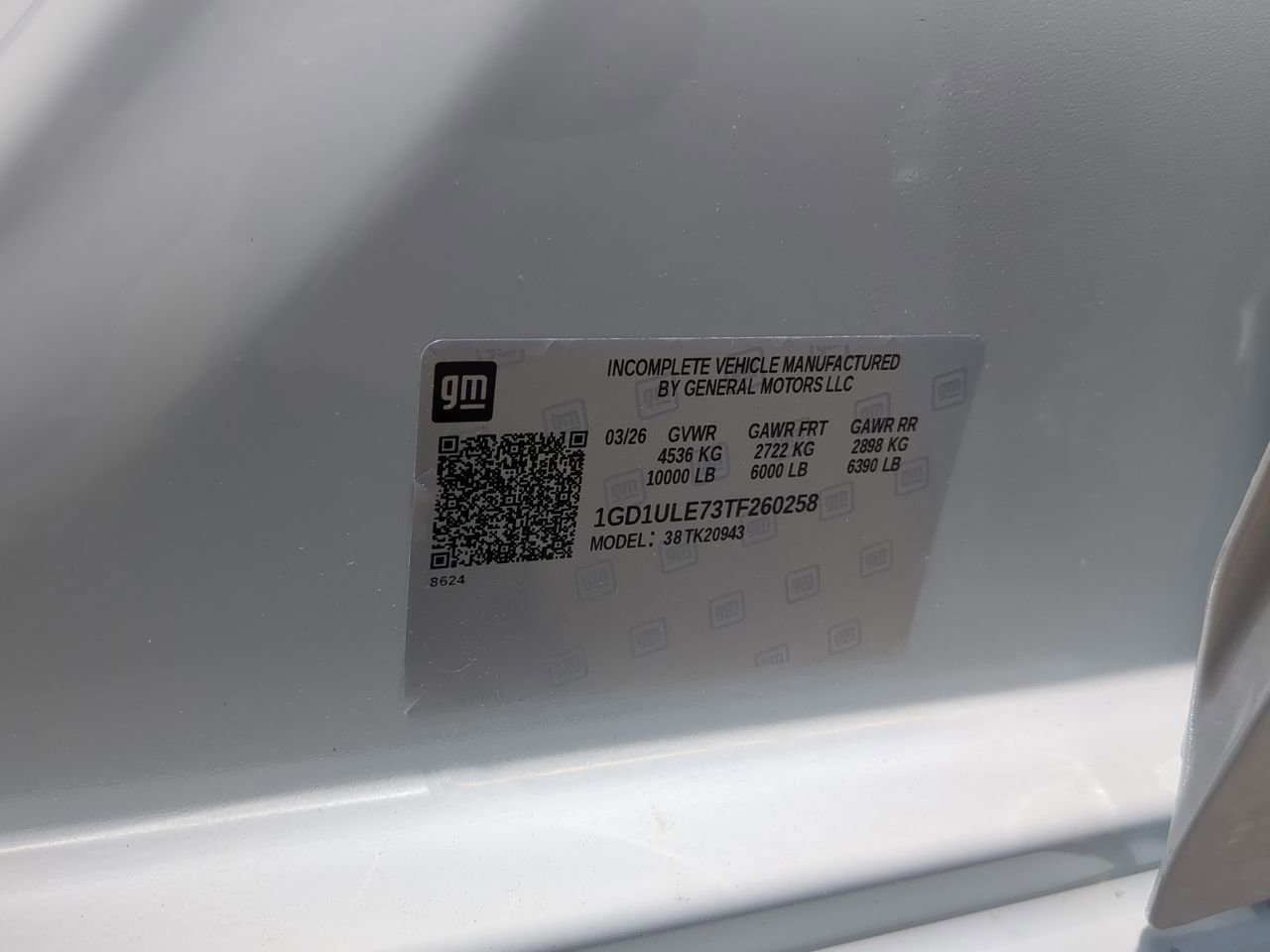 New 2026 Summit White GMC Pro image 32
