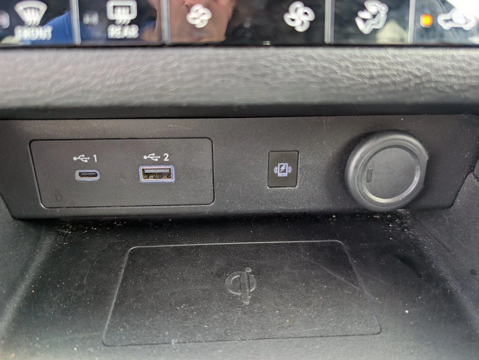 Used 2024 Cosmic Blue Metallic Mitsubishi SE image 24
