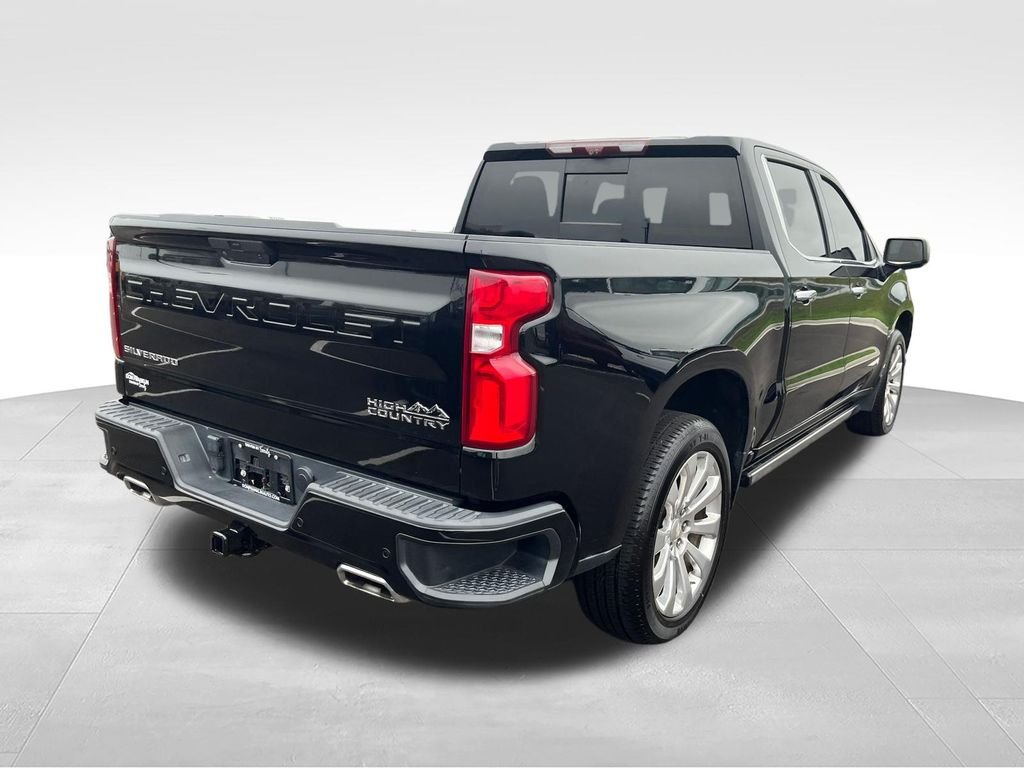 Used 2022 Black Chevrolet High Country image 5