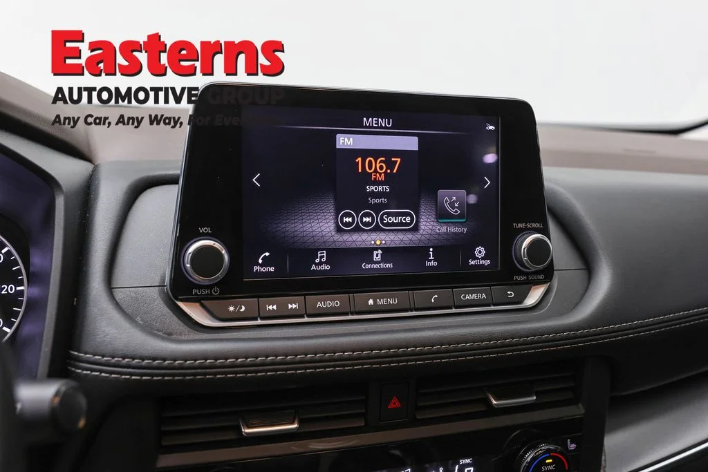 Used 2023 White Nissan SV image 18