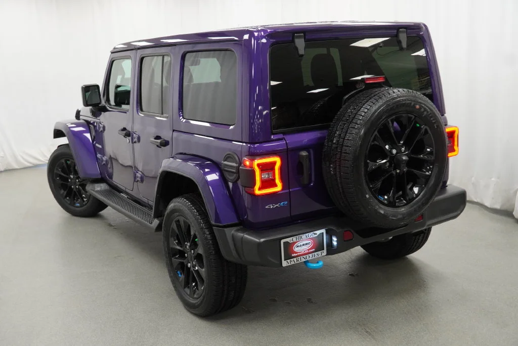 Certified Used 2023  Jeep Sahara 4xe image 17