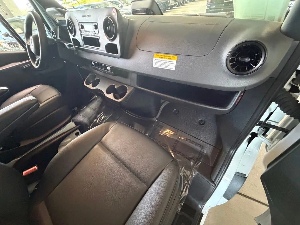 Used 2025 White Mercedes-Benz Cargo 170 WB image 35