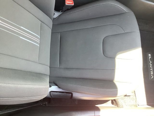 Used 2023 Scarlet Red Hyundai Blue image 16