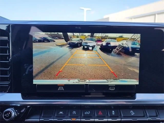 New 2026 White GMC Elevation image 21