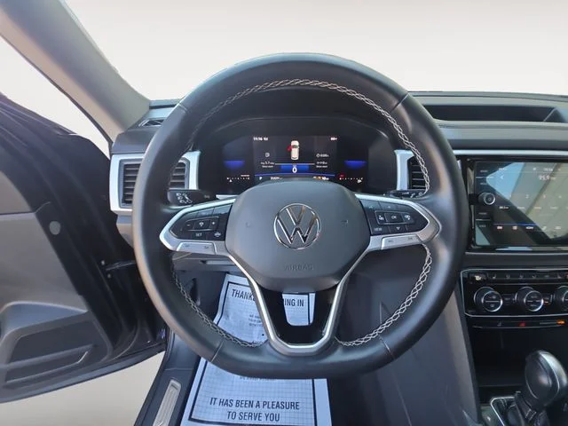 Used 2022  Volkswagen 3.6L V6 SE w/Technology image 13
