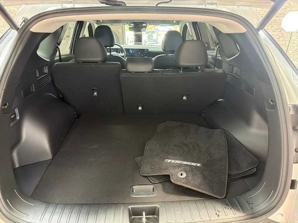 Used 2025 Shimmering Silver Hyundai SEL Convenience image 13