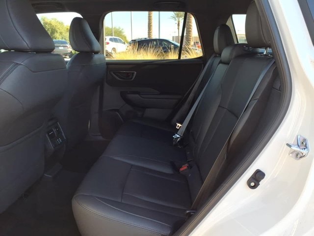 New 2026 CRYSTAL WHITE PEARL Subaru Premium image 25