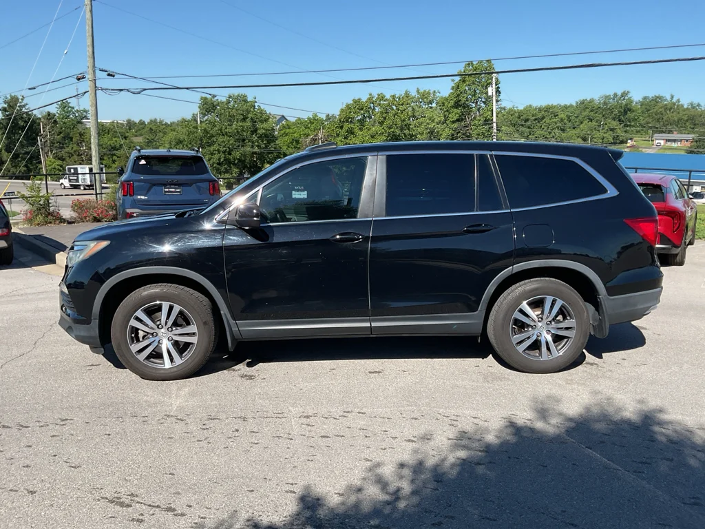 Used 2017 Crystal Black Pearl Honda EX-L image 7