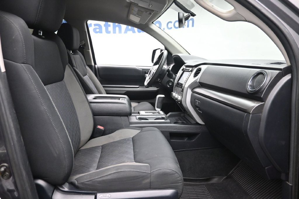 Used 2017 Gray Toyota SR5 image 9