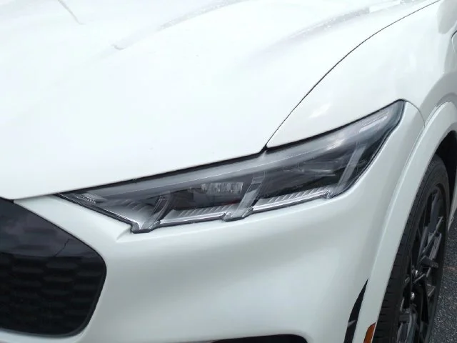 Used 2023 White Ford GT image 9