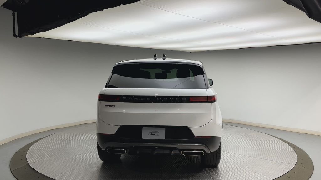 Used 2024 Fuji White Land Rover SE image 3