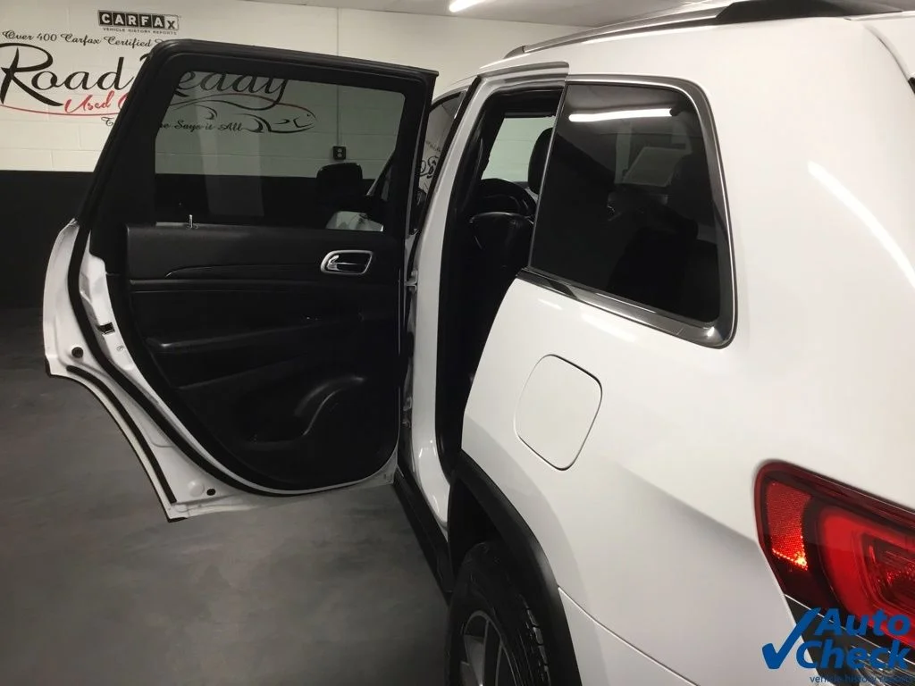 Used 2020 White Jeep Altitude image 28