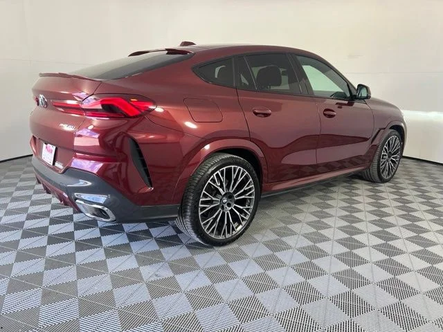 Used 2024 Red BMW xDrive40i image 7
