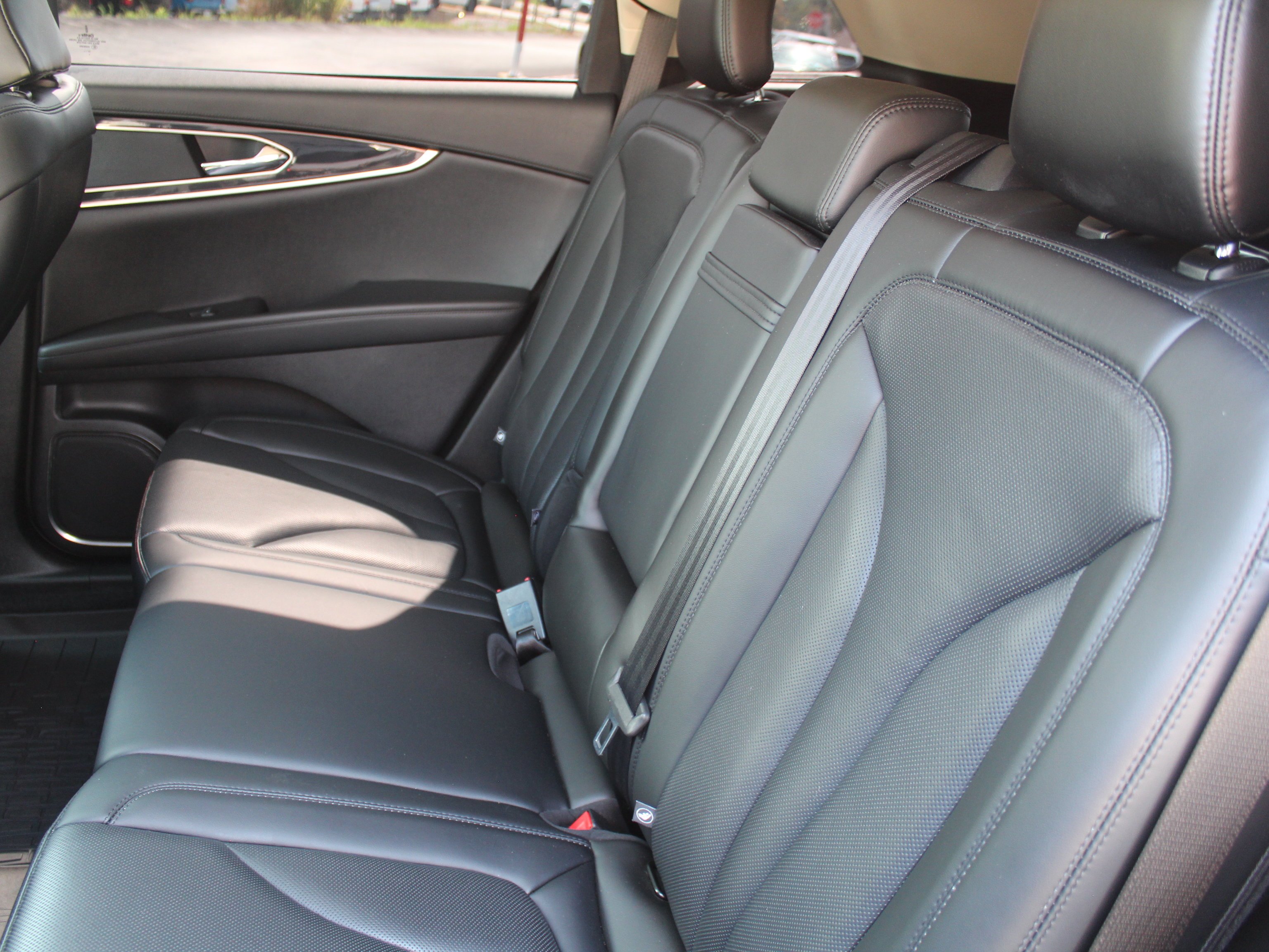 Used 2022 Black Lincoln Reserve image 25