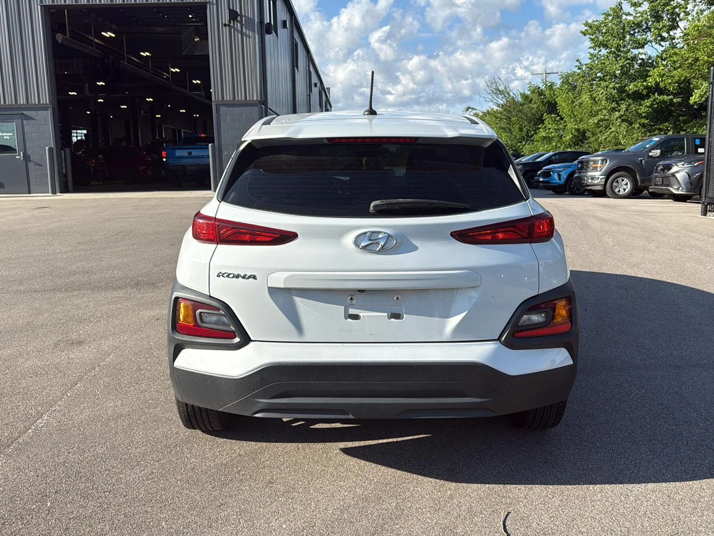 Used 2019  HYUNDAI SUV image 4