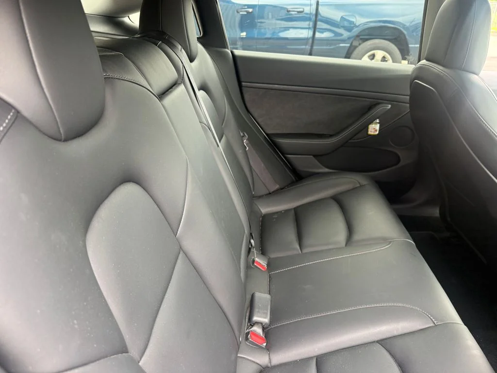 Used 2022 White Tesla Base image 21